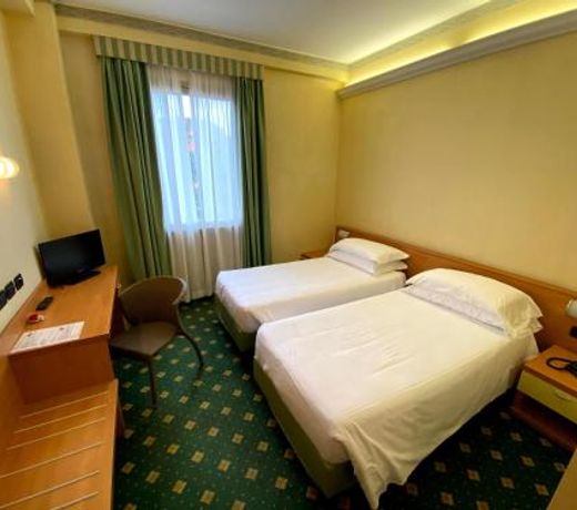 Hotel Embassy