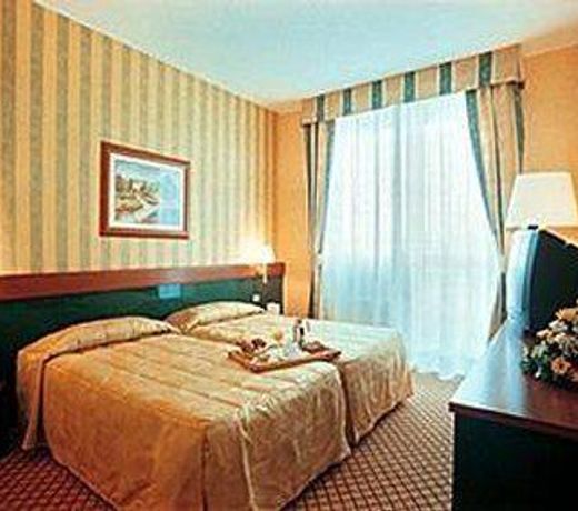 ATAHOTEL QUARK