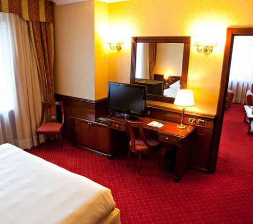 ATAHOTEL EXECUTIVE