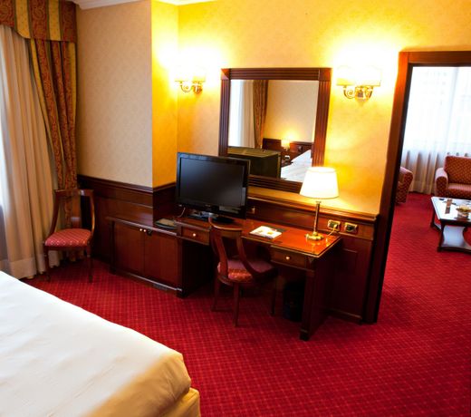 ATAHOTEL EXECUTIVE