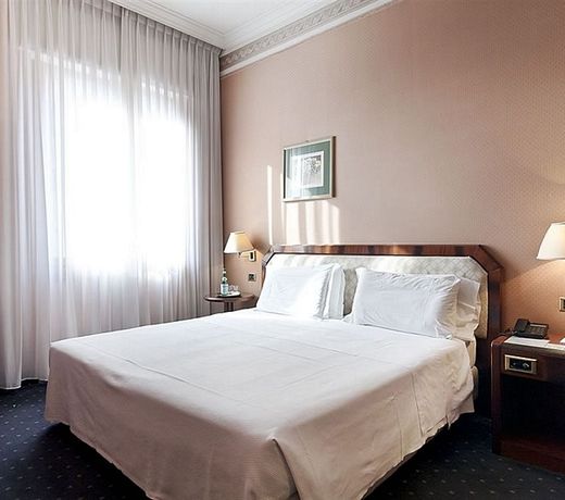 Hotel Bristol