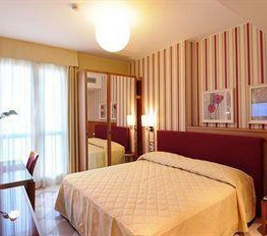 UNAHOTELS The ONE Milano Hotel & Residence
