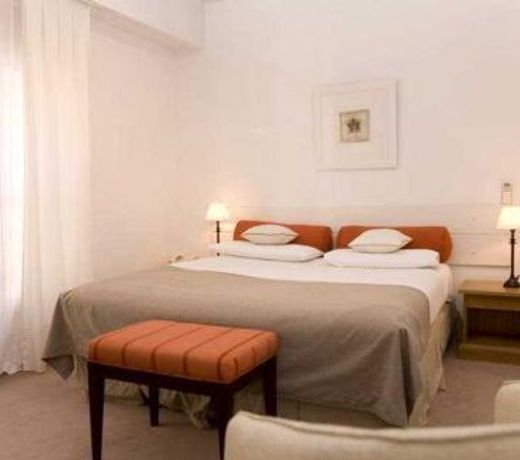 Loi Suites Esmeralda