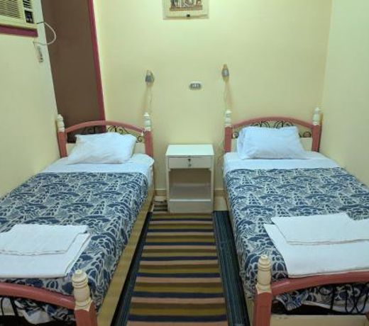 Elphardous Hotel