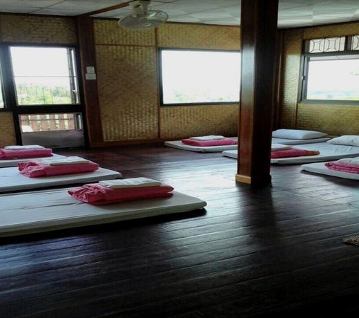 Tip Ozone Resort