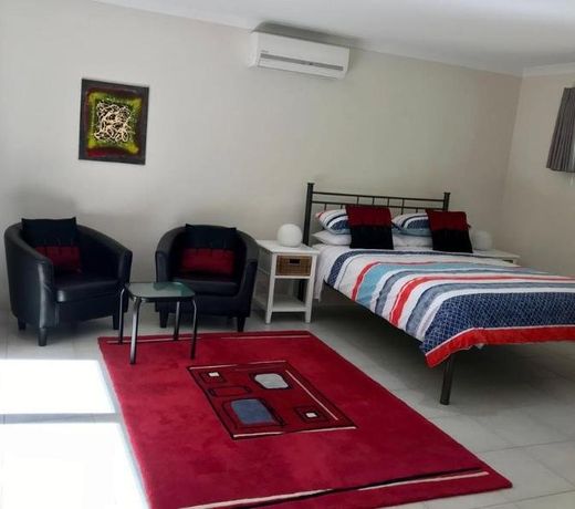 Little Shangri-La B&B