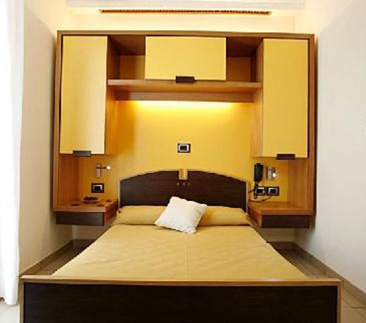 Le Petit Hotel