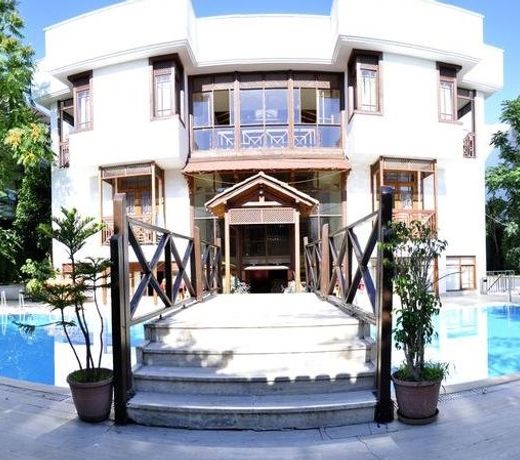 Agon Hotel