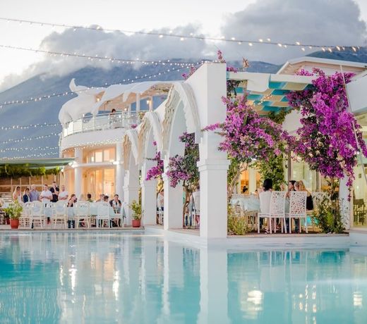 Drymades Inn Resort