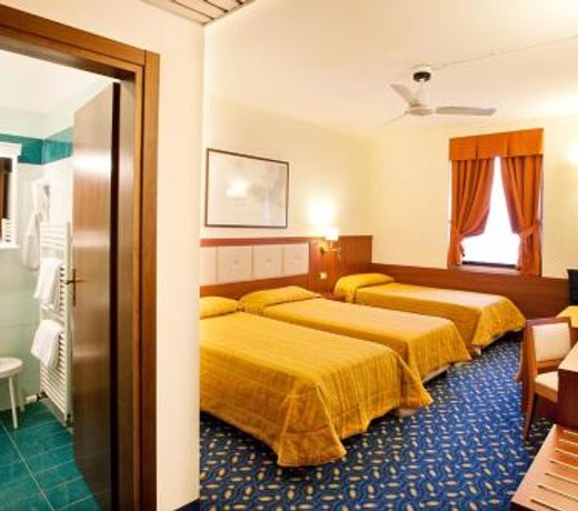 Hotel Benaco