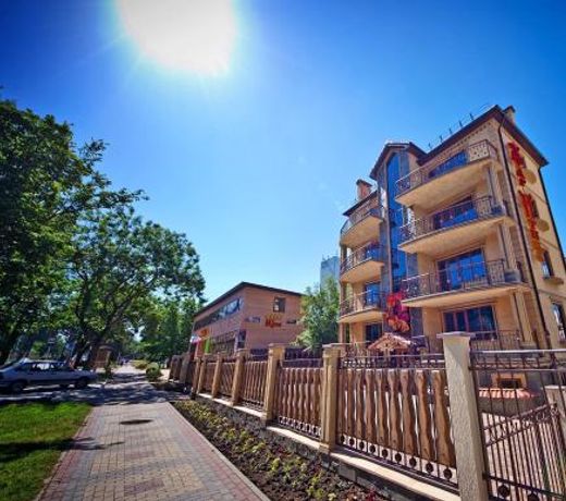 Zhar-Ptitsa Hotel