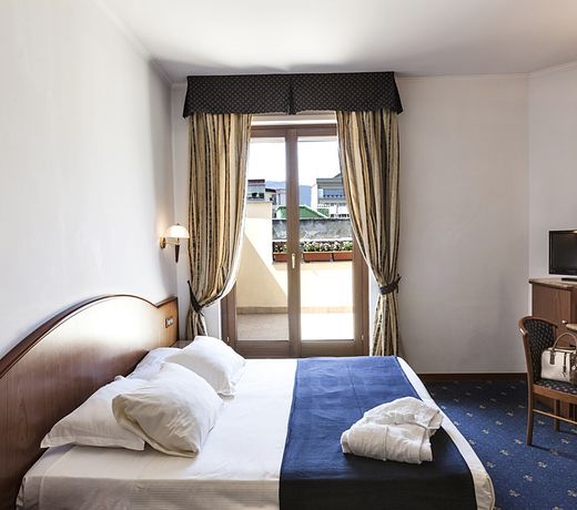 LHP Napoli Palace & SPA