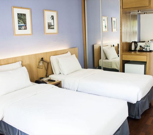 Quayside Hotel