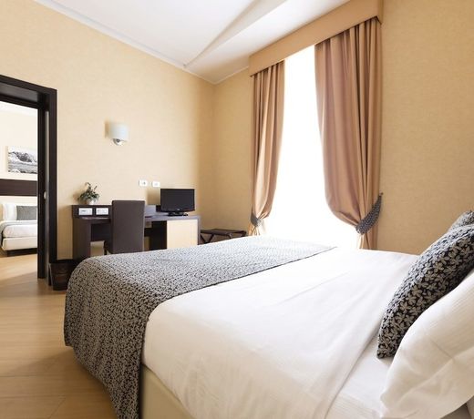 Hotel Naples