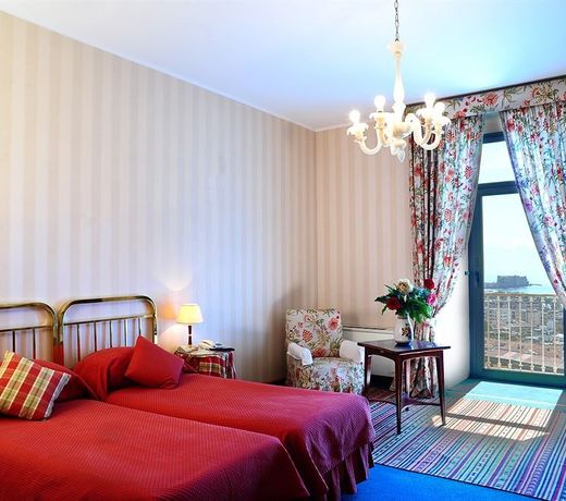 The Britannique Hotel Naples, Curio Collection By Hilton