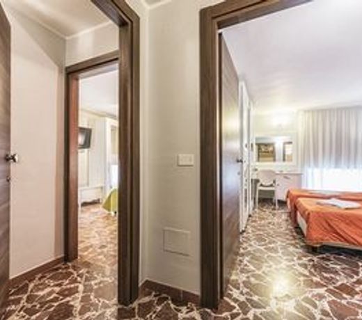 Hotel Flora