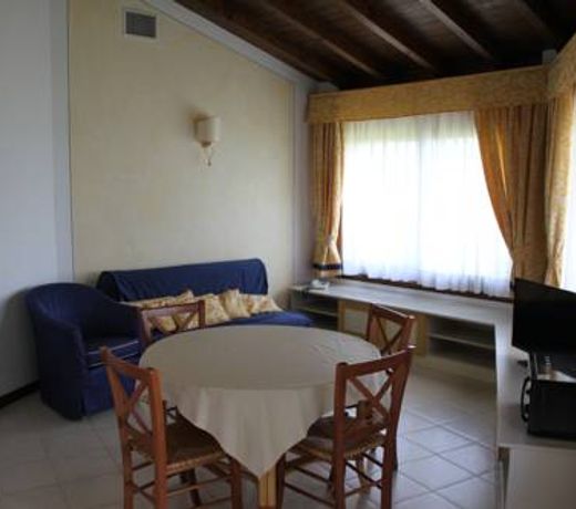 Le Corti Del Lago