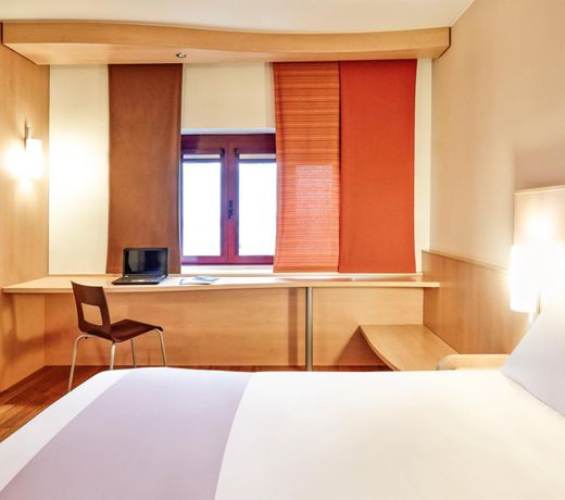 DC HOTEL INTERNATIONAL