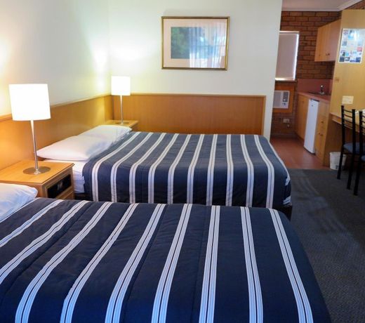 Summerhill Motor Inn