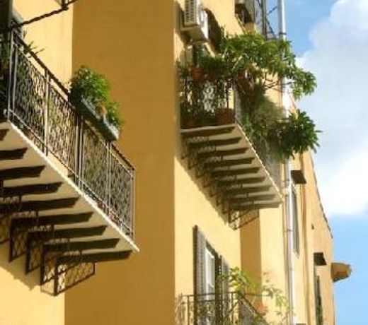Ucciardhome Hotel