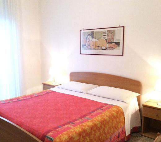 Ariston Petit Hotel