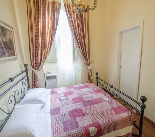 Hotel Iris