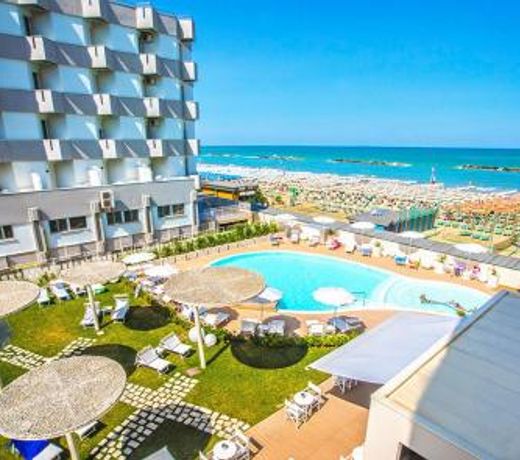 Nautilus Family Hotel