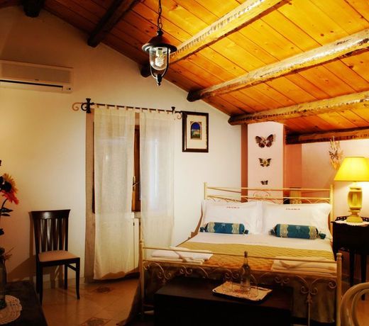 La Casa sulla Collina d'Oro