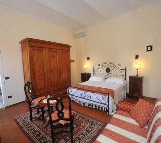 VILLA DE' FIORI