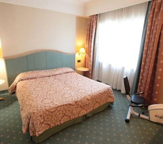 Green Park Hotel