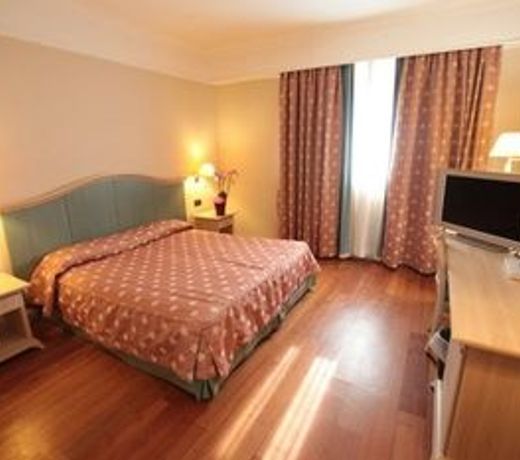 Green Park Hotel