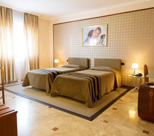 Hotel Palace 2000