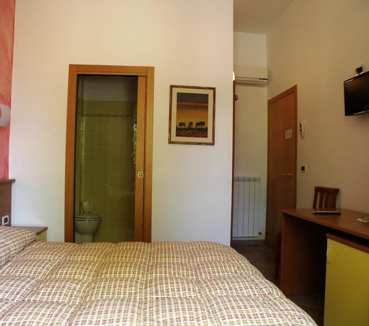 ROSADA CAMERE