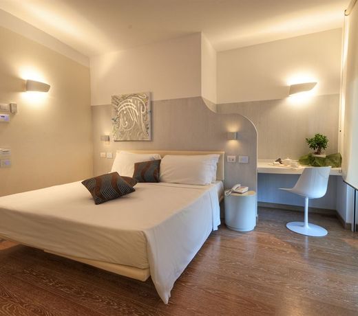 Life Hotel