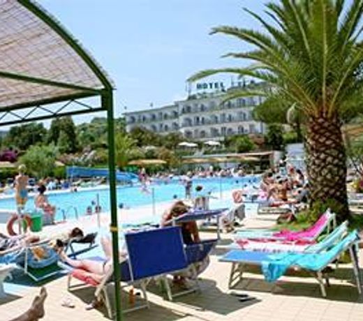 Tennis Hotel