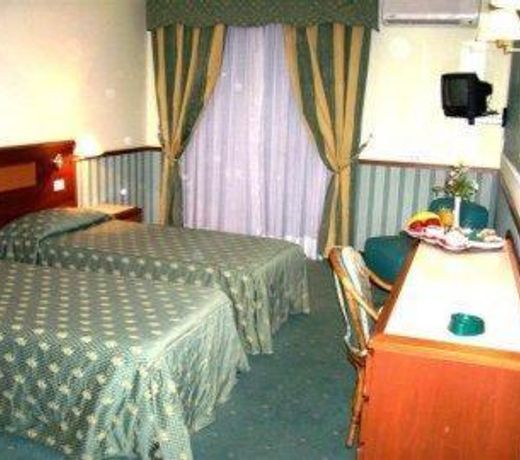 Tennis Hotel