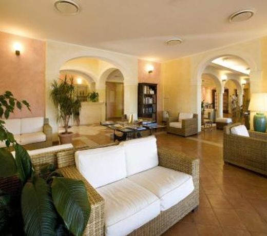 Lantana Resort Hotel&Apartments