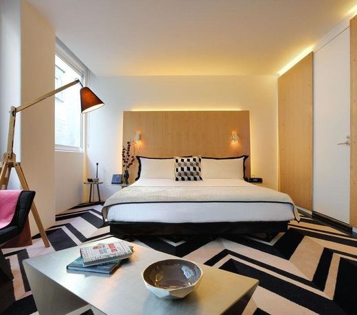 Adelphi Hotel