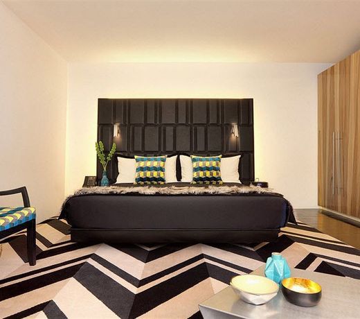 Adelphi Hotel