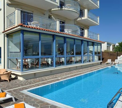 Hotel Ascot