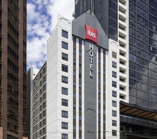 ibis Melbourne Hotel and Apartments