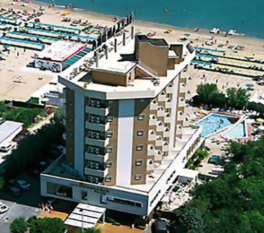 Alexandra Plaza Hotel