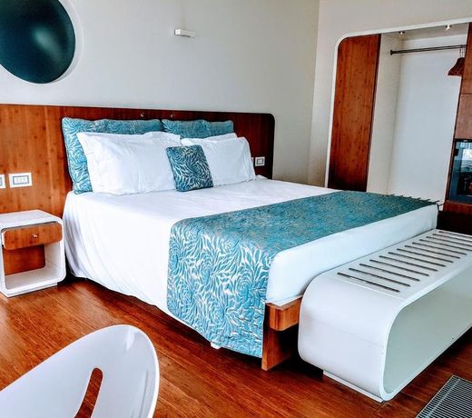 Trampolines Suite Hotel