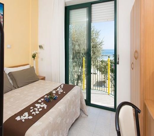 Hotel Emilia
