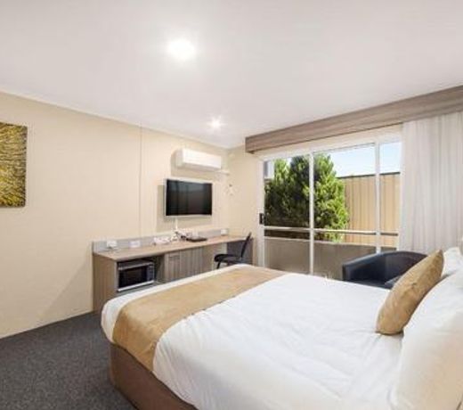 Ciloms Airport Lodge