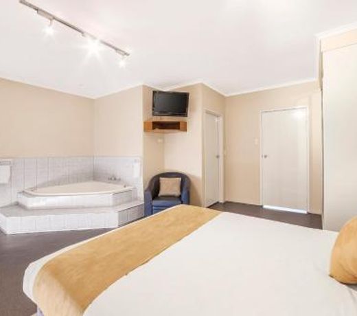 Ciloms Airport Lodge