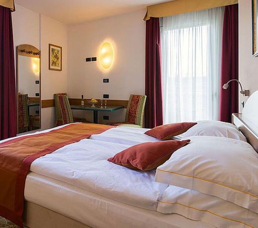 Ambassador Suite Hotel