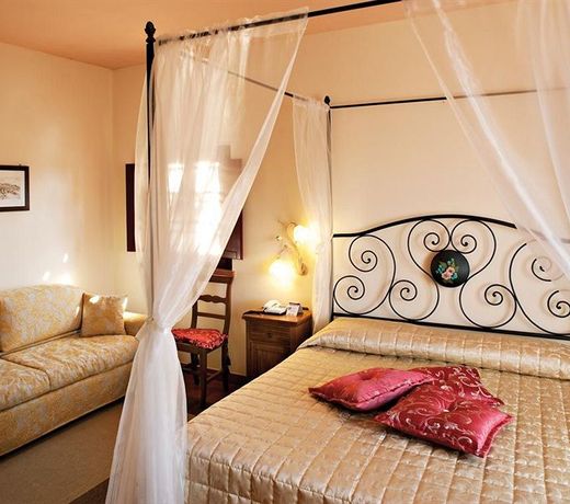 Hotel & Restaurant Casolare Le Terre Rosse