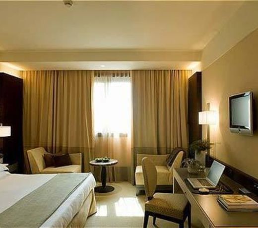 Starhotels Grand Milan