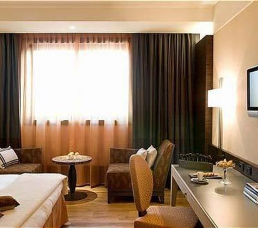 Starhotels Grand Milan